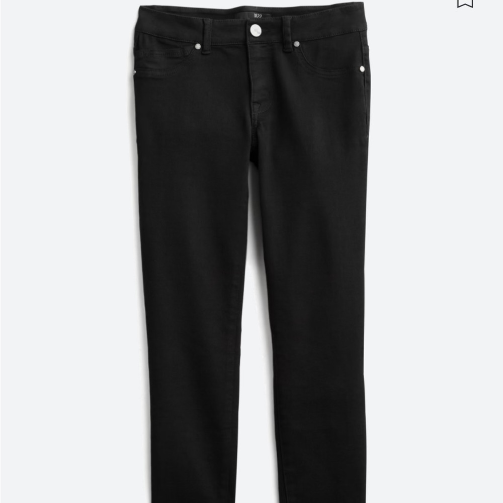 NWT- 1822 DENIM
Wynter Skinny Jean (P)